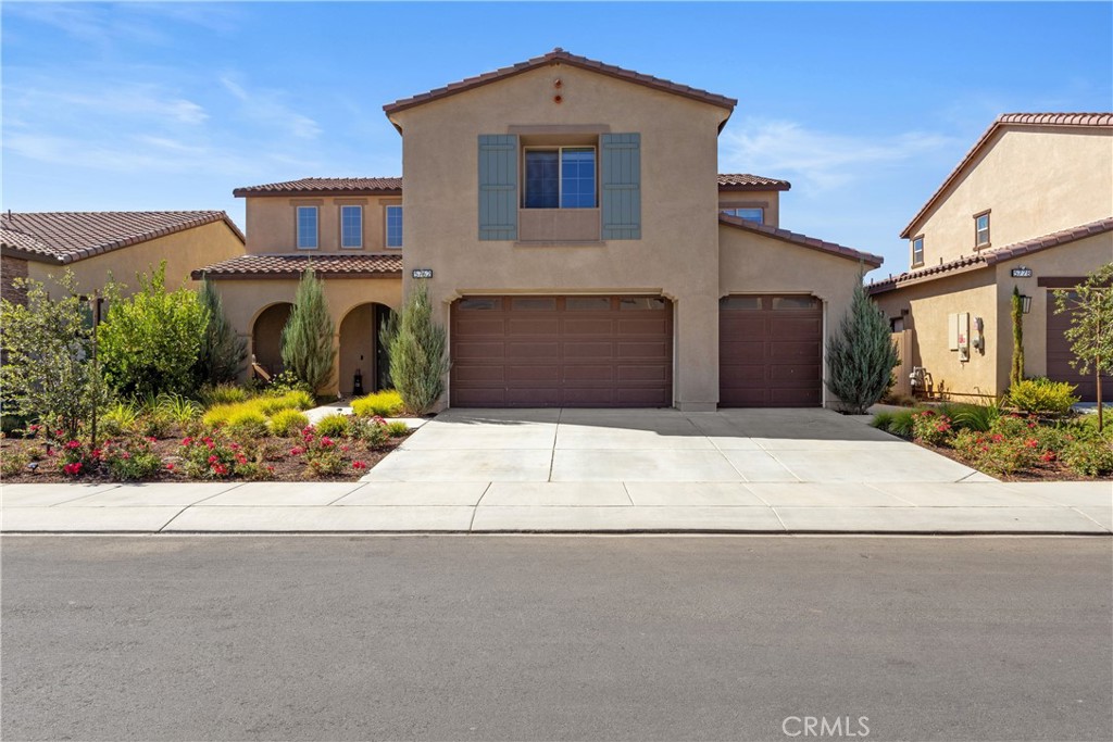 5762 Verde Way Property Photo 3