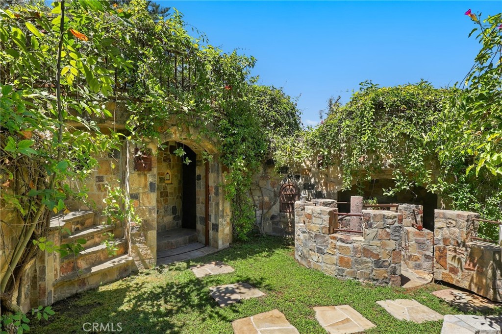 752 N Creekview Property Photo 43