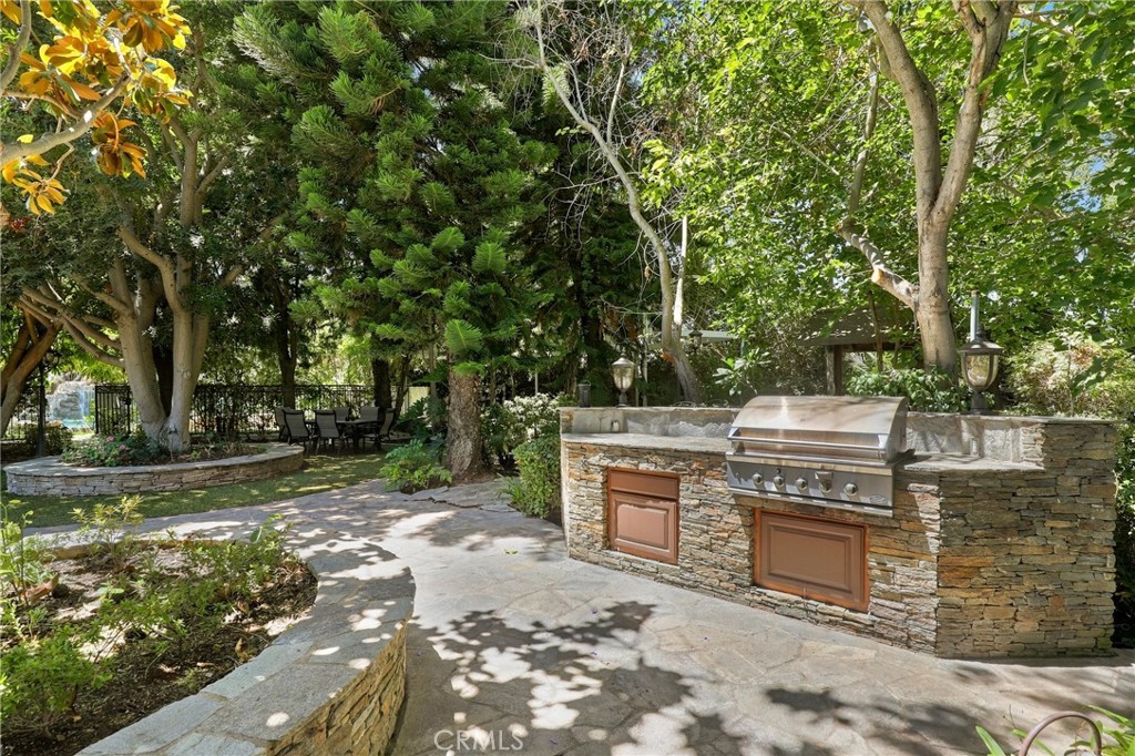 752 N Creekview Property Photo 45