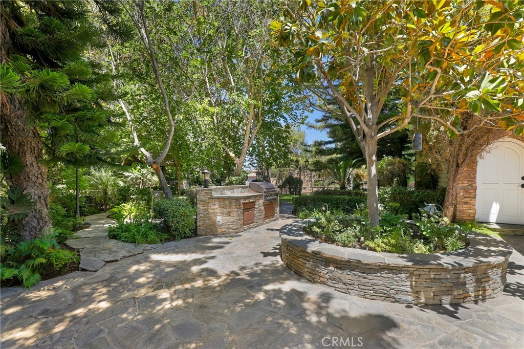 752 N Creekview Property Photo 46