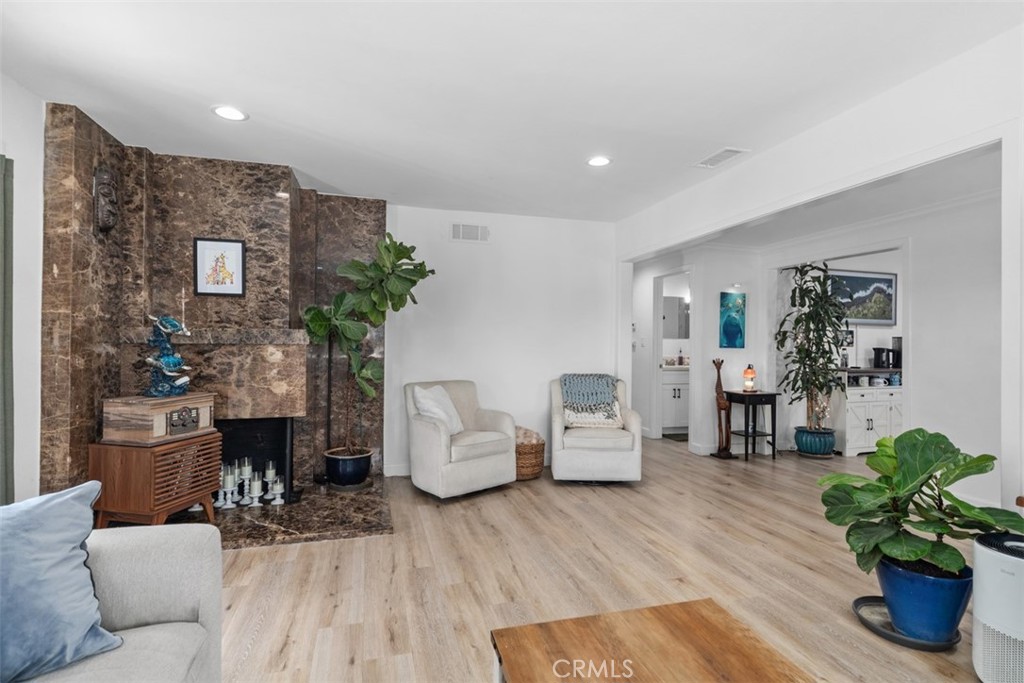 2264 E Standish Property Photo 6
