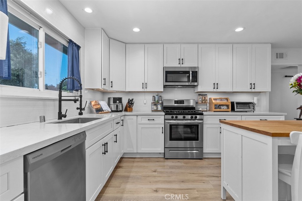 2264 E Standish Property Photo 10