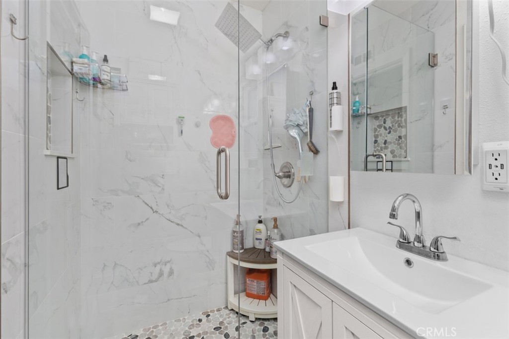 2264 E Standish Property Photo 15