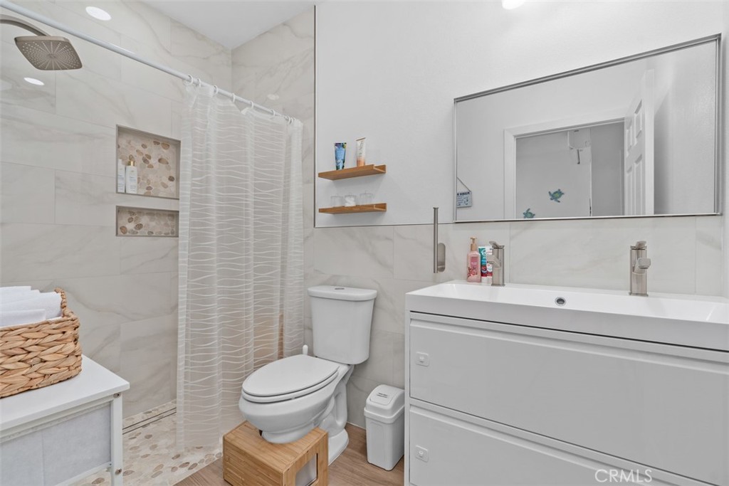 2264 E Standish Property Photo 35
