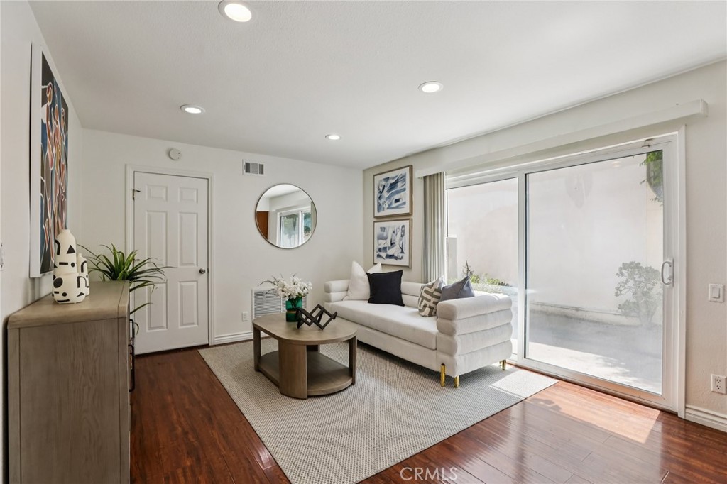 14391 Gibraltar Property Photo 4