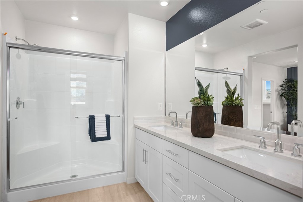 561 Gregory Way Property Photo 12