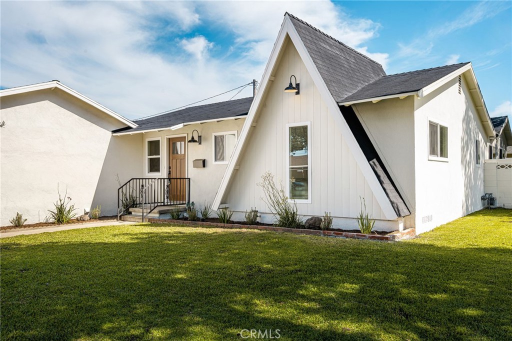 1922 W Flora Street Property Photo 6