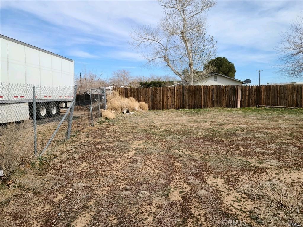 25 E Avenue Q2 Property Photo 3