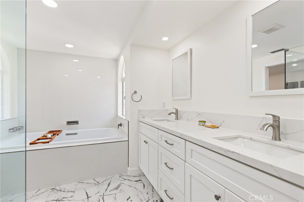 29561 Michelis Property Photo 26