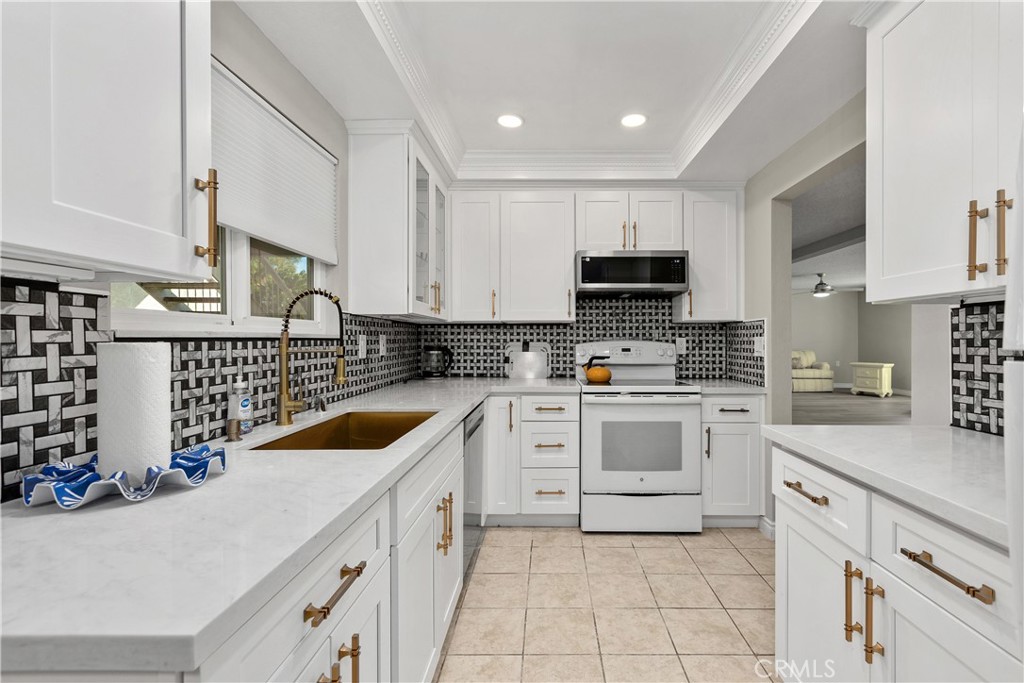 3242 San Amadeo 2A Property Photo 1