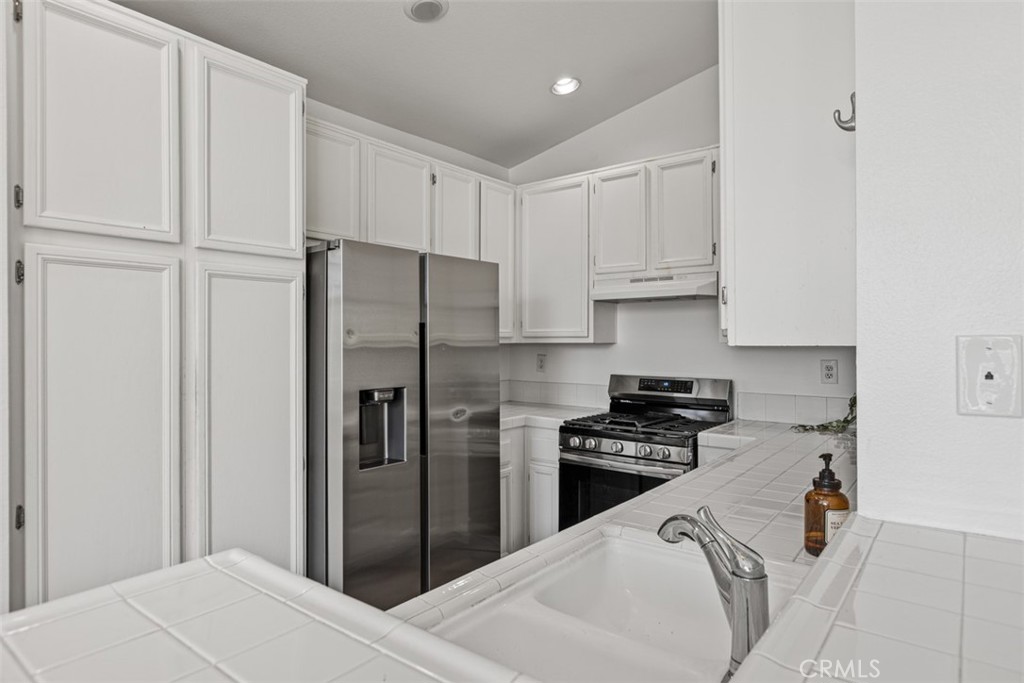 135 Chaumont Property Photo 16