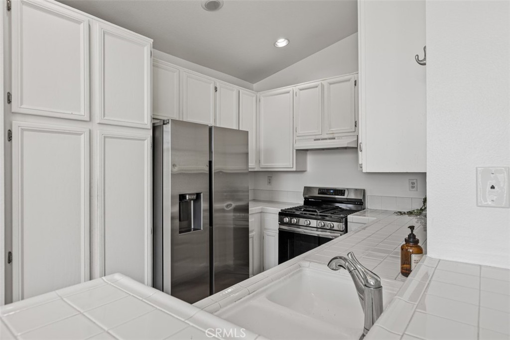 135 Chaumont Property Photo 16