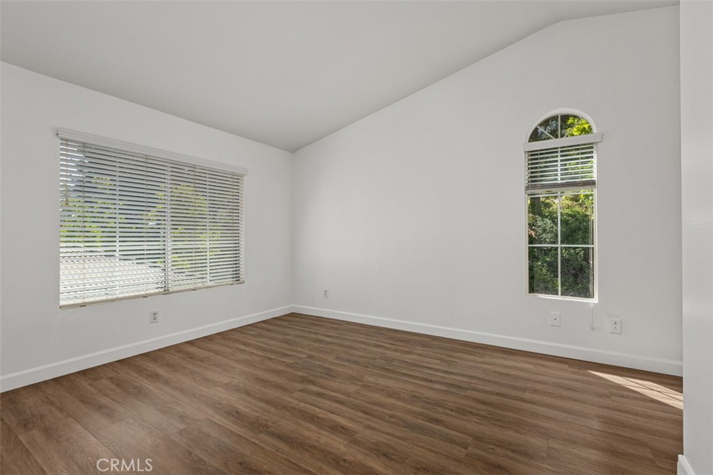 135 Chaumont Property Photo 23