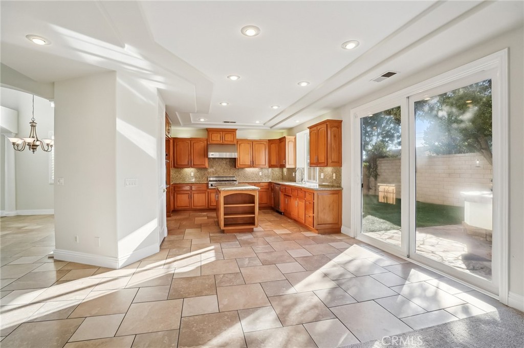 17405 Jasmine Property Photo 9