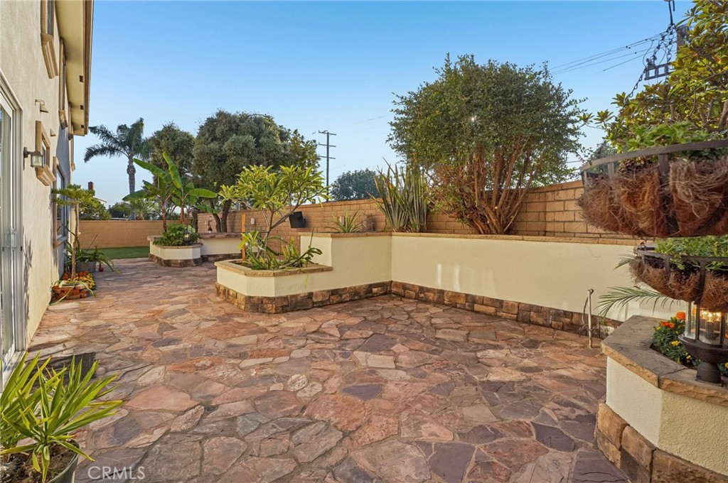 17405 Jasmine Property Photo 39