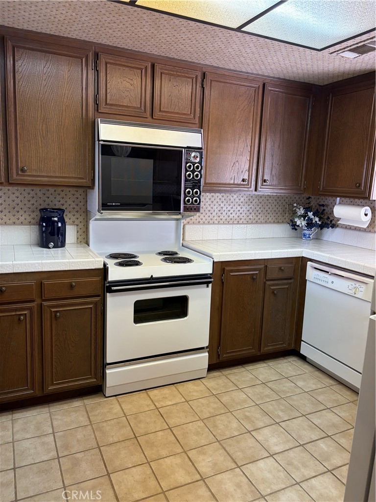 248 La Paz Property Photo 12
