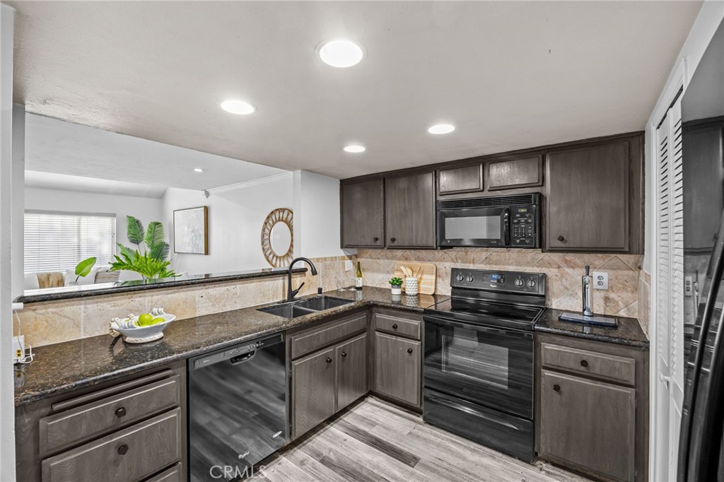 18741 Applewood Property Photo 11