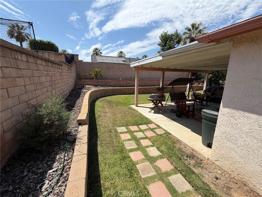 2040 Santa Barbara Property Photo 8