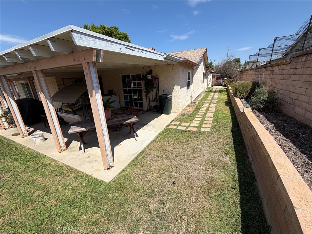 2040 Santa Barbara Property Photo 11