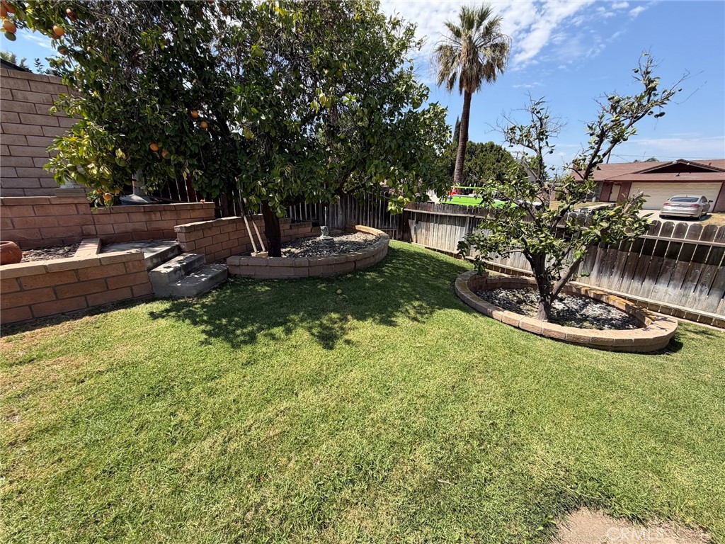 2040 Santa Barbara Property Photo 19
