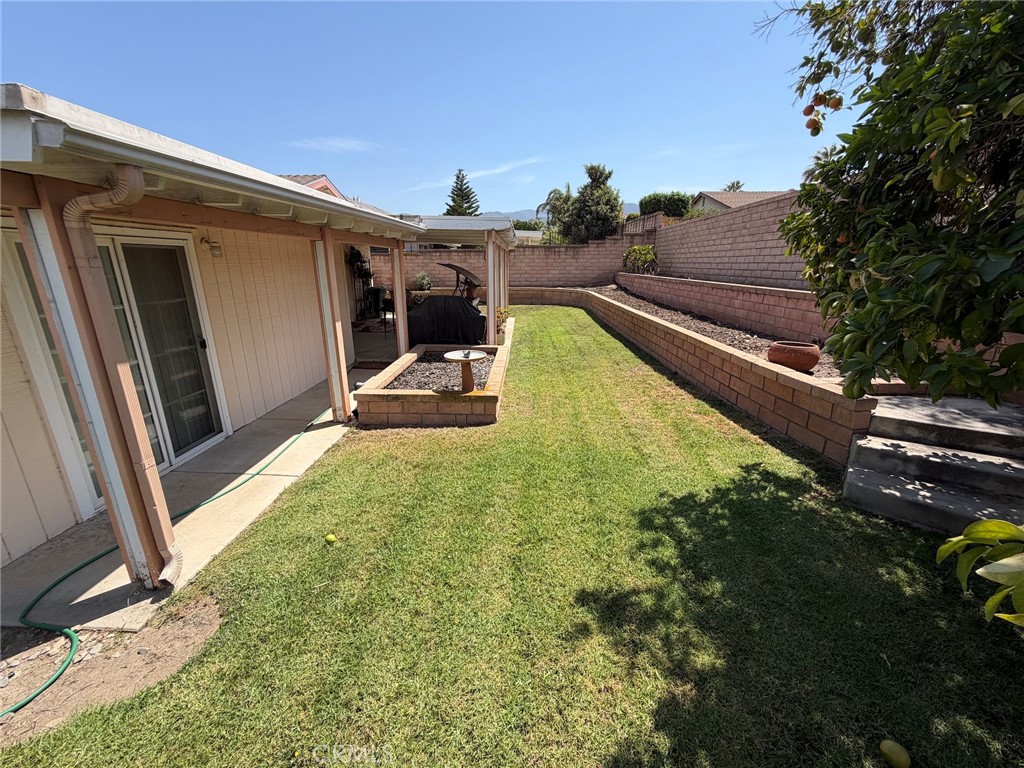 2040 Santa Barbara Property Photo 21