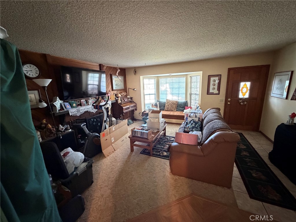 2040 Santa Barbara Property Photo 27