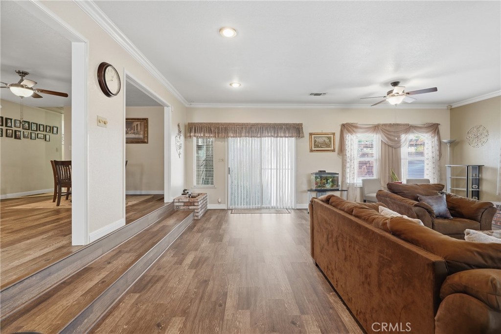 316 Charles Property Photo 15