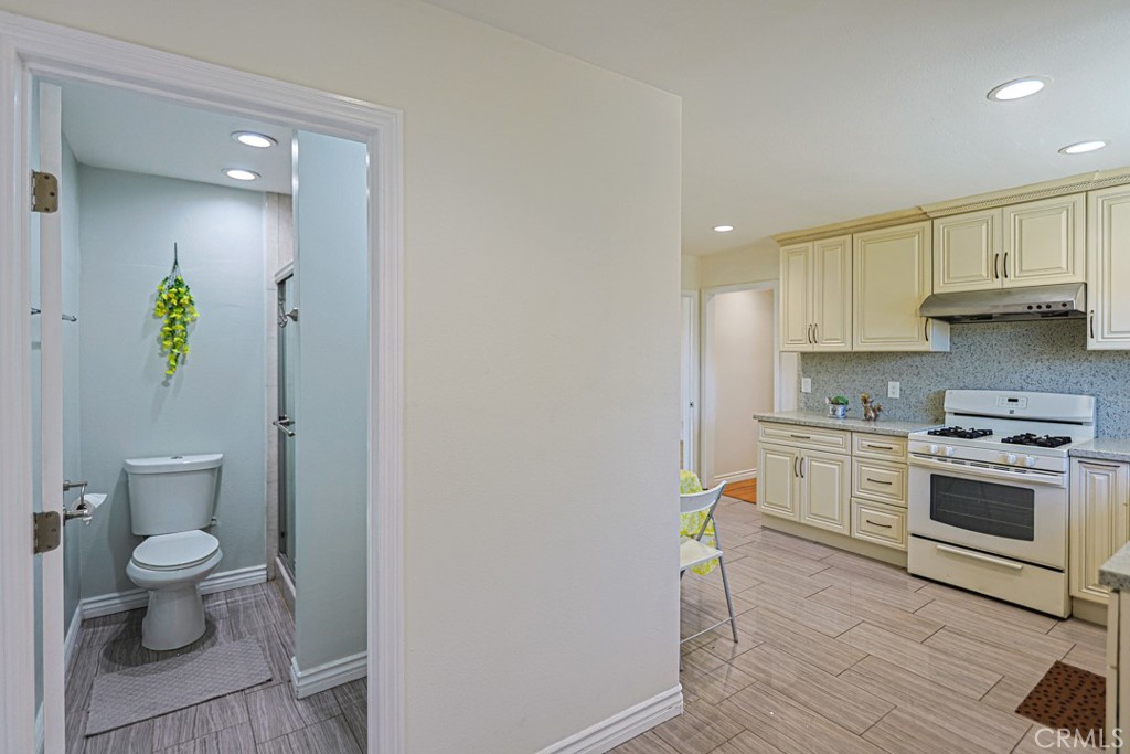 12132 Hackamore Property Photo 6