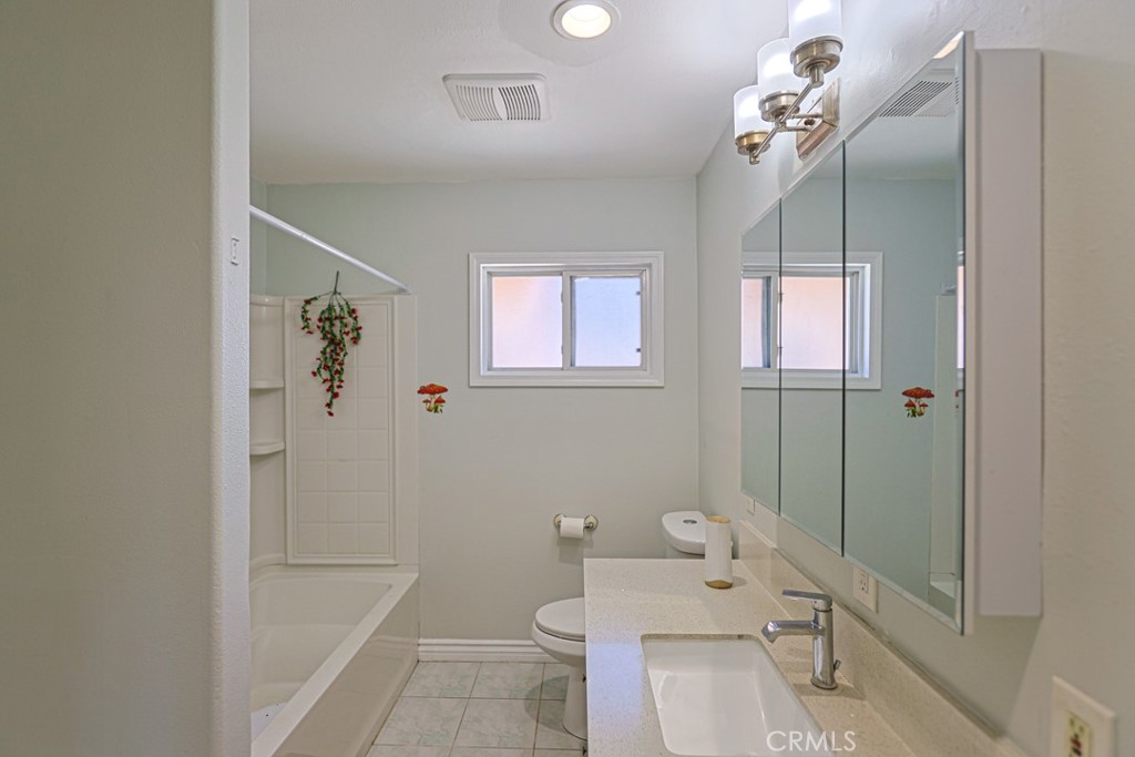 12132 Hackamore Property Photo 8
