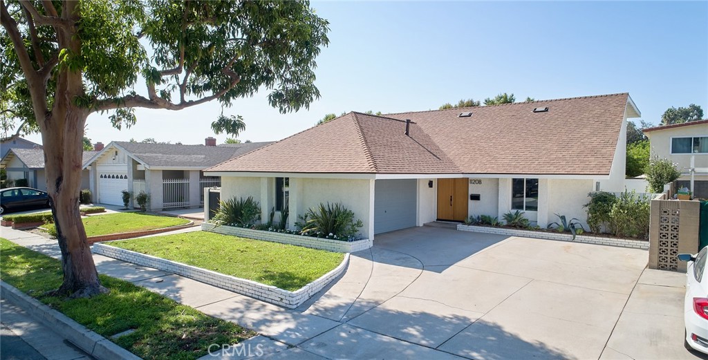 11208 Rose Property Photo 1