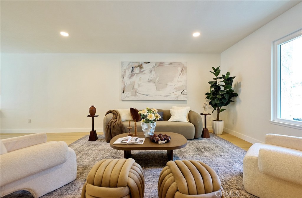 11208 Rose Property Photo 5