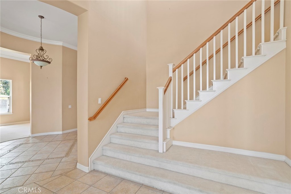 18530 Oak Park Property Photo 6