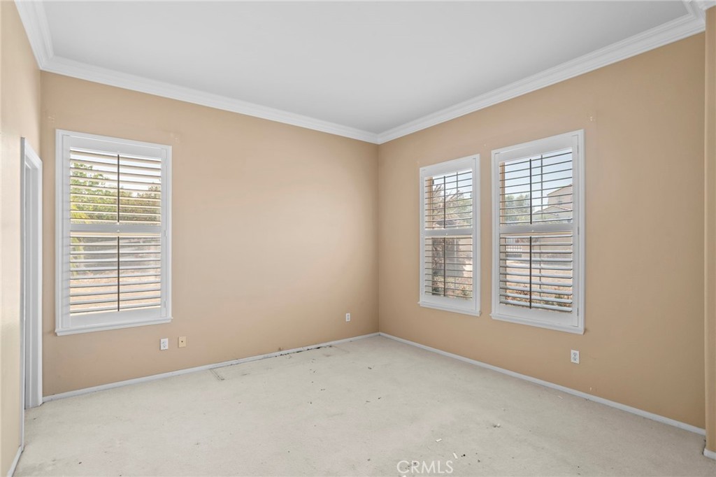 18530 Oak Park Property Photo 11