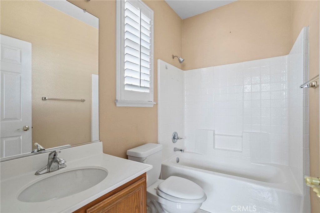 18530 Oak Park Property Photo 14