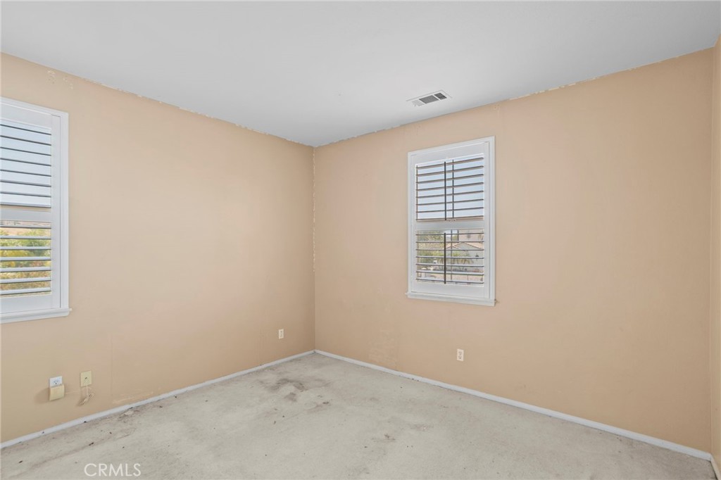 18530 Oak Park Property Photo 15