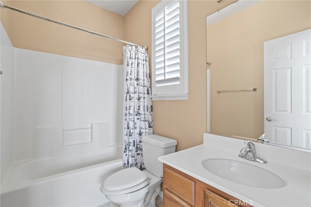 18530 Oak Park Property Photo 16