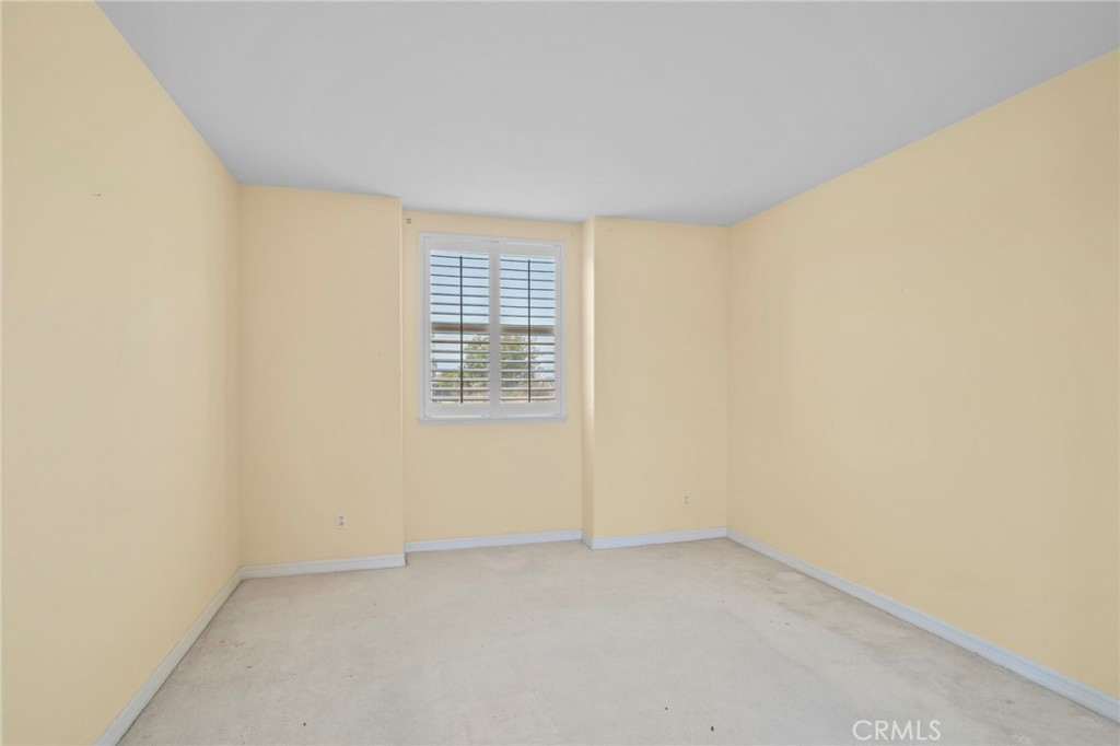 18530 Oak Park Property Photo 19
