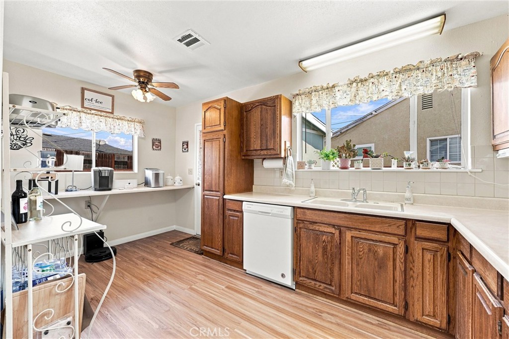 15303 Bluefield Ave Property Photo 8