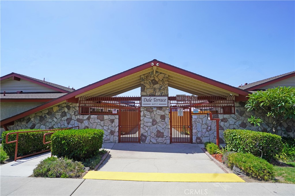 6851 Dale Property Photo 2