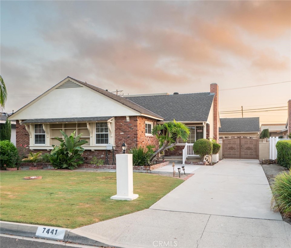 7441 Irwingrove Drive Property Photo 1