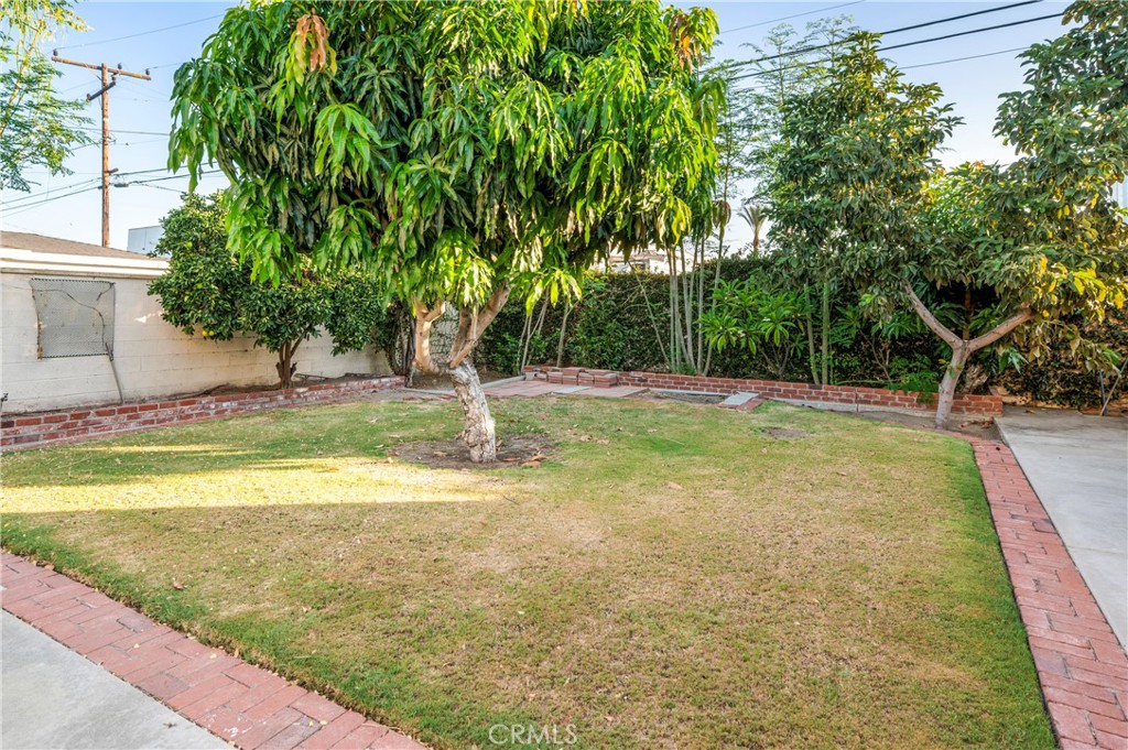 7441 Irwingrove Drive Property Photo 19