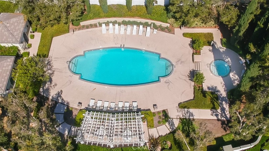 60 Melrose Property Photo 8