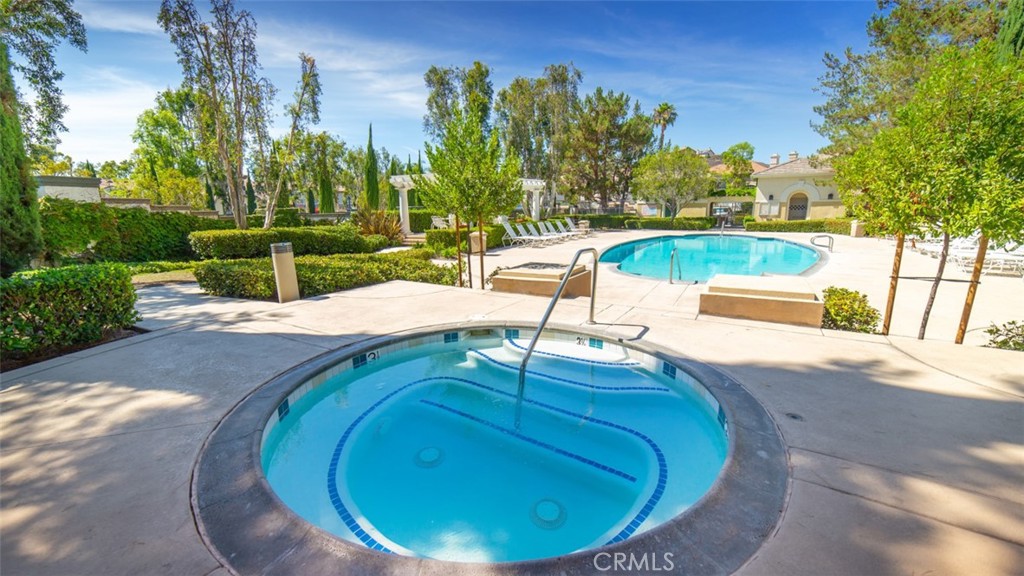 60 Melrose Property Photo 10