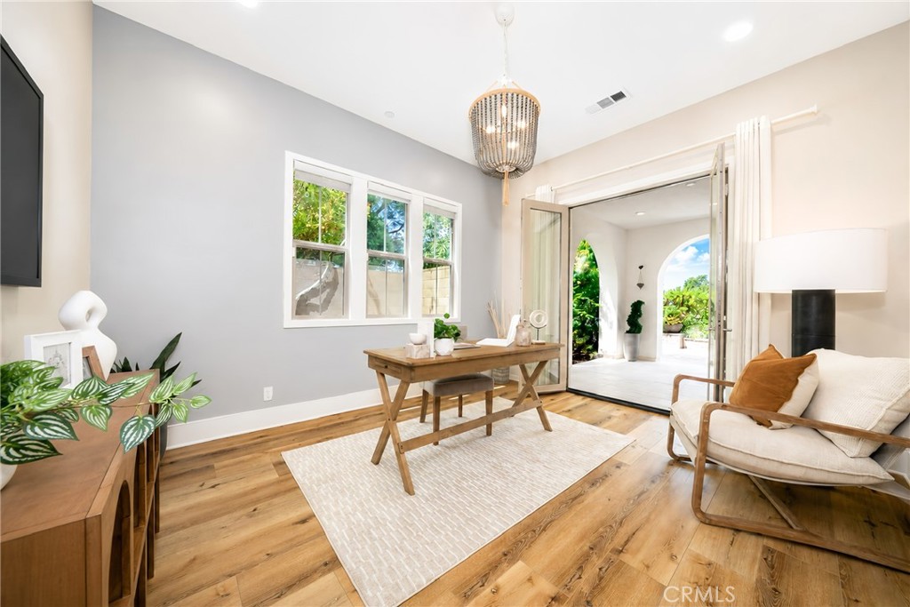 110 Perspective Property Photo 15