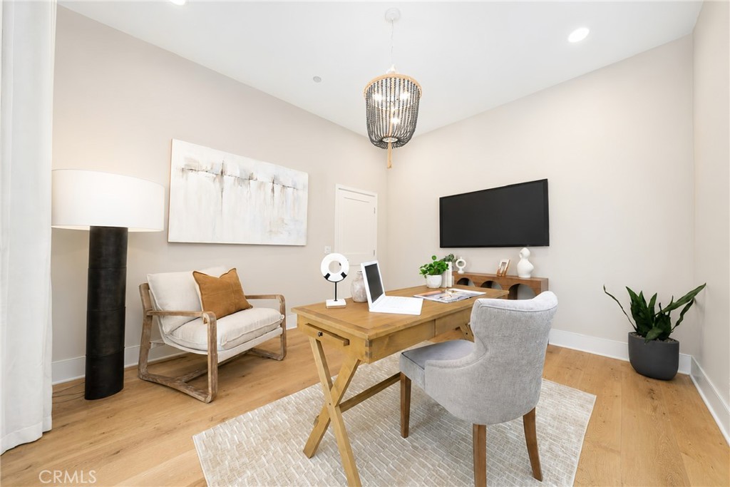 110 Perspective Property Photo 16