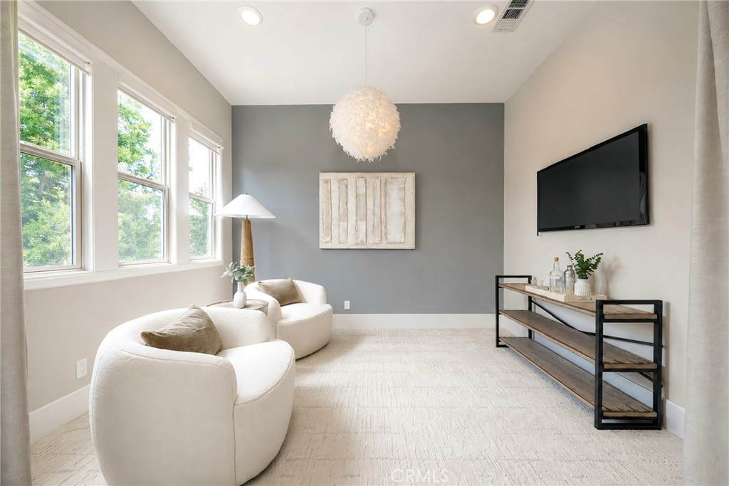 110 Perspective Property Photo 39
