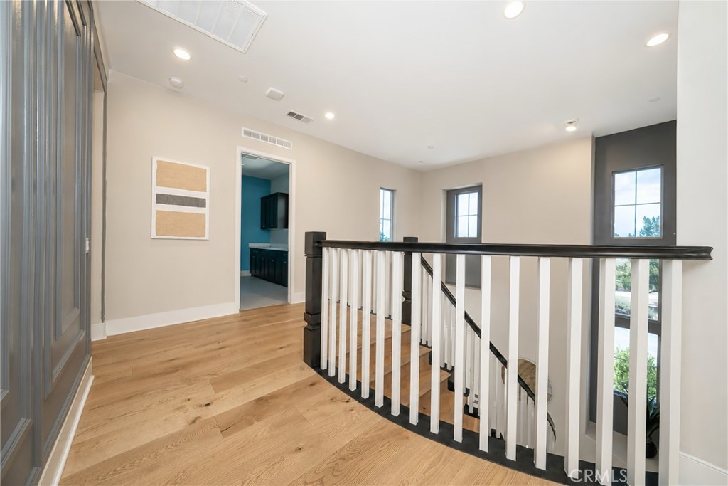 110 Perspective Property Photo 45