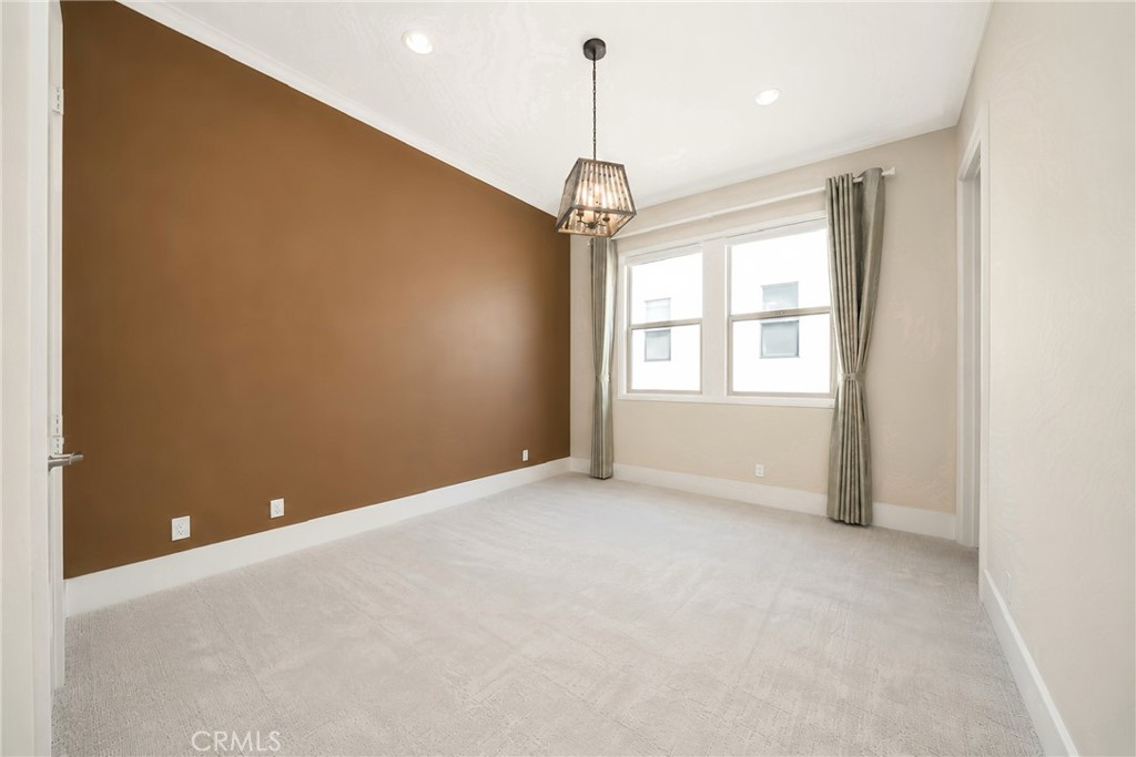 110 Perspective Property Photo 46