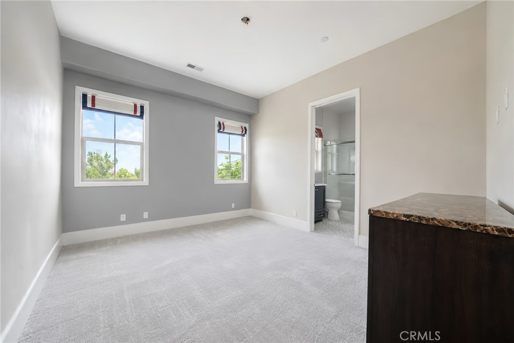 110 Perspective Property Photo 50