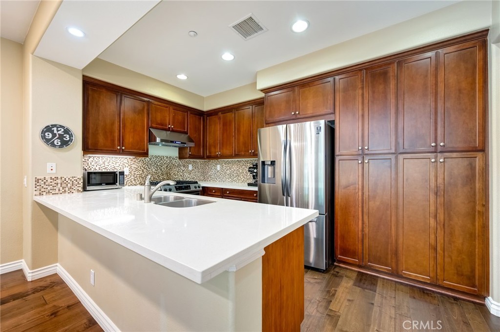 45 Iceberg Rose Property Photo 14